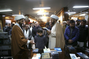 بازدید جمعی از گردشگران کشور پاکستان از بیت امام خمینی از جماران