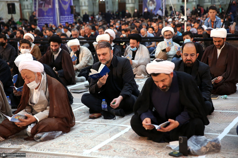 مراسم احیای شب بیست و یکم ماه رمضان در حرم مطهر امام خمینی (س)