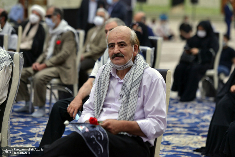 تجدید میثاق جمعی از خانواده های معظم شهدا، جانبازان، ایثار گران و رئیس و کارکنان بنیاد شهید با آرمان های حضرت امام(س)