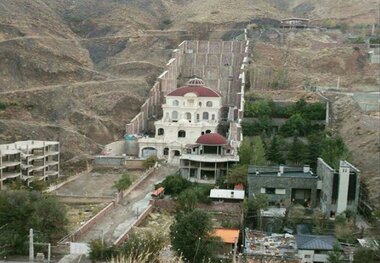 پشت پرده ساخت ویلای سفید در قلب توچال 
