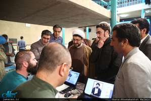 بازدید سید حسن خمینی از کارگاه هنری "یار و یادگار" در حسینیه جماران