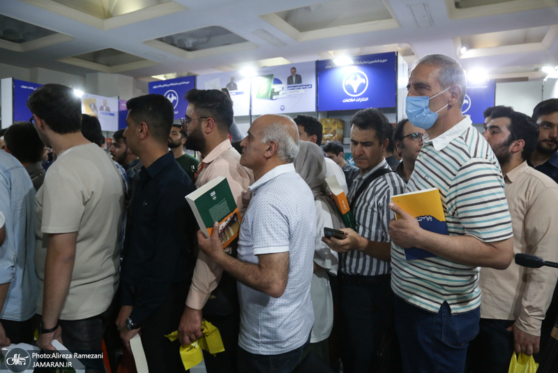 مراسم چاپ هفتم خاطرات ۸ساله محمدجواد ظریف