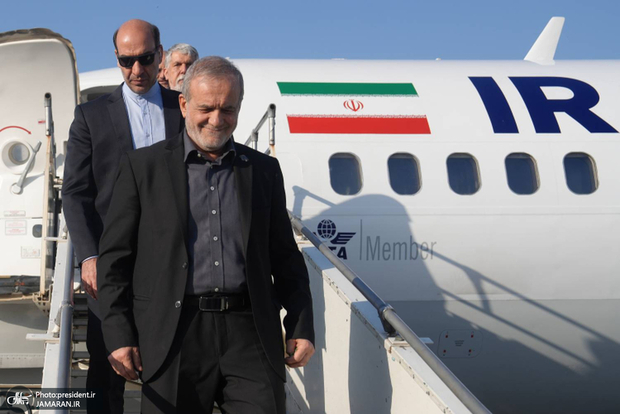 پزشکیان وارد مشهد مقدس شد