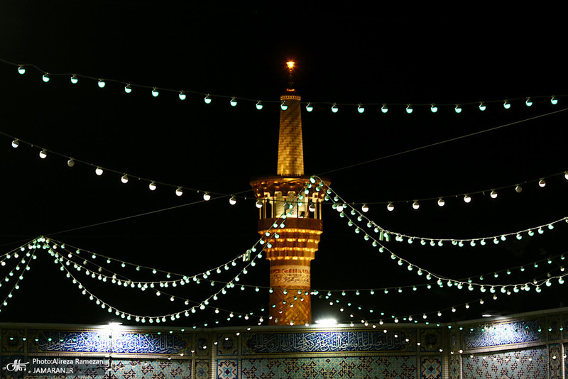 حال و‌هوای حرم مطهر رضوی در شب ولادت امام رضا (ع)