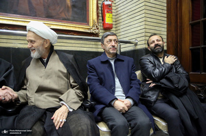 مراسم ترحیم مادر محمد شریعتمداری