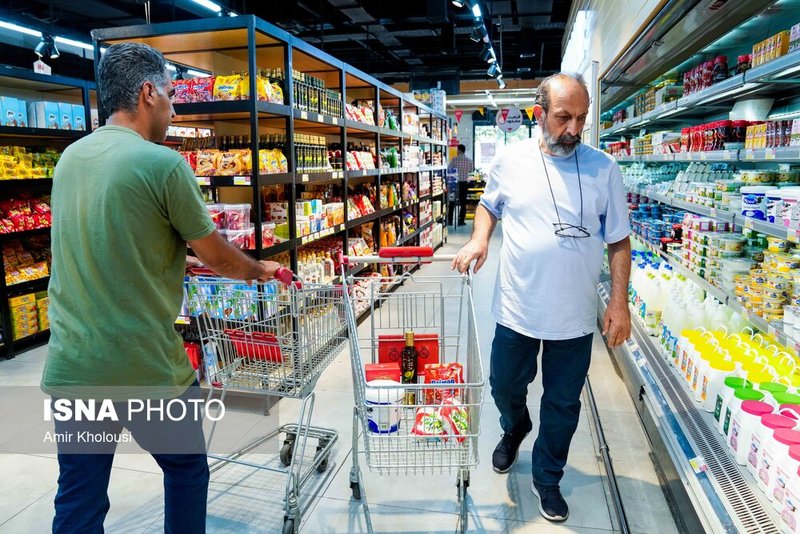 جریان عادی زندگی در شهر تهران...