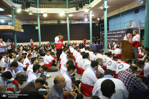 تجدید میثاق جمعی از جوانان هلال احمر با آرمان های حضرت امام خمینی (س)