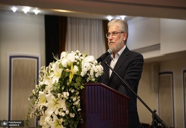 وزیر علوم: دانشگاه پایان مسیر نیست، آغاز مسئولیت است/ نخبگان برای پیشرفت ایران تلاش کنند/ تخصص در کنار فرهنگ و فرزانگی معنا می‌یابد