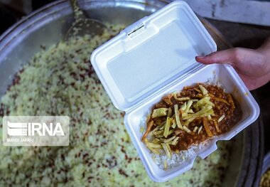 پخت بیش از ۱۸ هزار پرس غذای نذری در روستاهای میناب