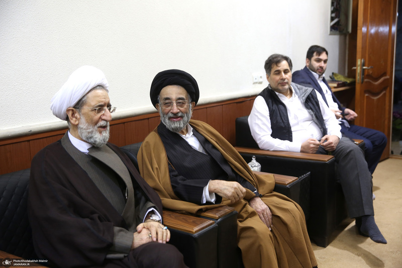 دیدار مهدی کروبی با سید حسن خمینی و جمعی از فعالان سیاسی