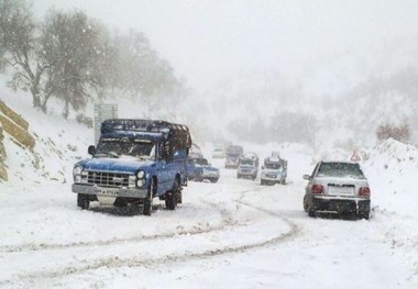 تردد در محور راز و جرگلان فقط با زنجیر چرخ امکانپذیر است