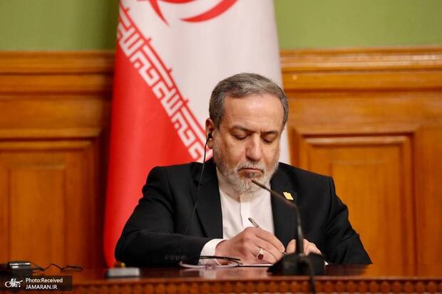 عراقچی: ایران همواره وظیفه تاریخی خود را به‌عنوان حافظ امنیت در تنگه هرمز انجام خواهد داد