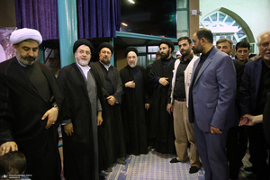 مراسم تشییع مرحوم آیت الله آقای حاج شیخ حسین هاشمیان در حسینیه جماران -2