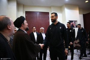 دیدار مدیرعامل و بازیکنان باشگاه فرهنگی ورزشی پیکان با سید حسن خمینی