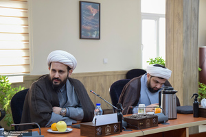 نشست هم‌اندیشی جمعی از طلاب و دانشجویان پژوهشگر حوزه اندیشه امام (س) با رئیس مؤسسه تنظیم و نشر آثار امام خمینی