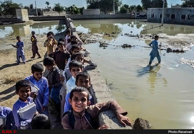 بازماندن ۷۳۰ هزار دانش‌آموز سیل‌زده از تحصیل طی دو هفته  کسری جمعیت دانش‌آموزان در کلاس‌های درس