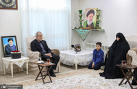 پزشکیان با خانواده شهدای خدمت دیدار کرد (4)