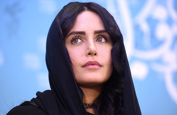 الناز شاکردوست با واکر، در استودیوی صداگذاری «سراسر شب»/ عکس