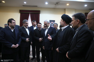 دیدار وزیر اقتصاد  جمعی از مدیران بانک ها با سید حسن خمینی