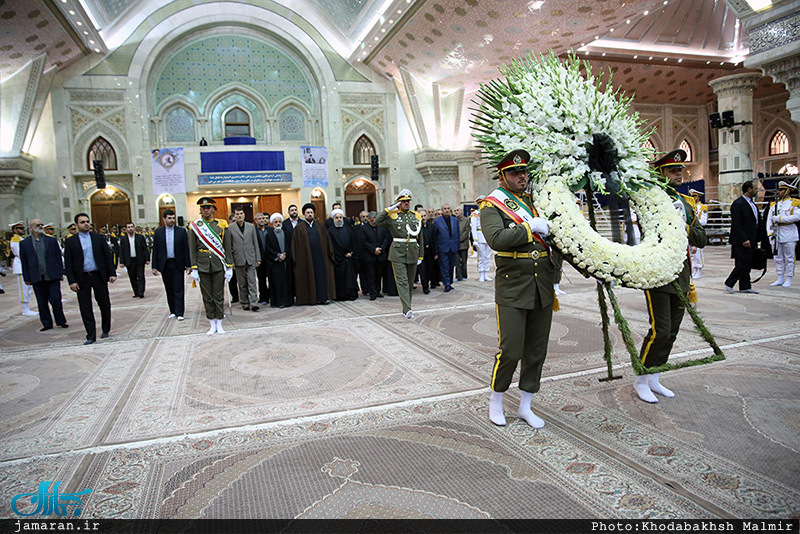 ادای احترام حسن روحانی به امام خمینی و رییس فقید مجمع تشخیص مصلحت نظام