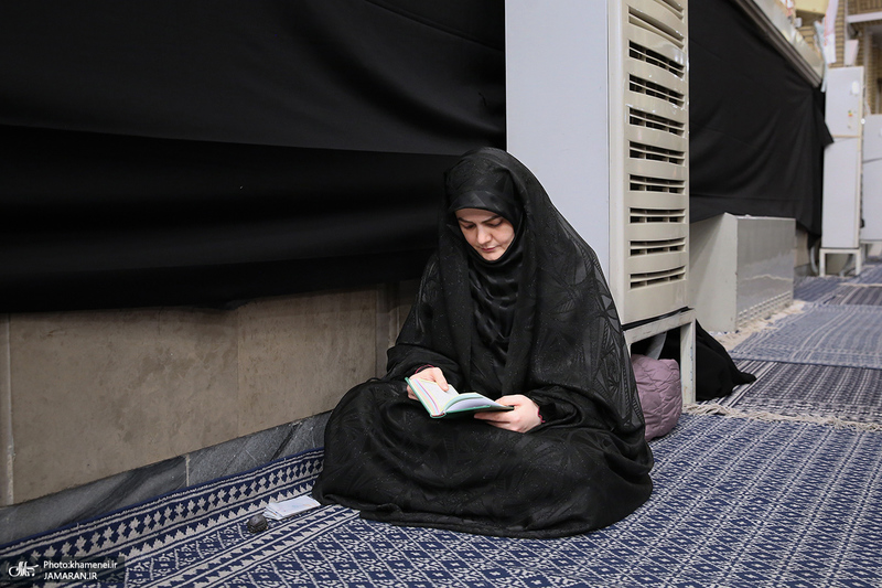 اولین شب مراسم عزاداری ایام شهادت حضرت زهرا (س) در حسینیه امام خمینی(ره)