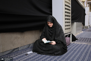 اولین شب مراسم عزاداری ایام شهادت حضرت زهرا (س) در حسینیه امام خمینی(ره)