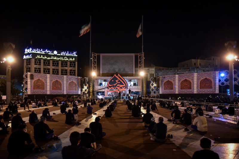 عزاداری شب اول محرم در میدان امام حسین(ع)