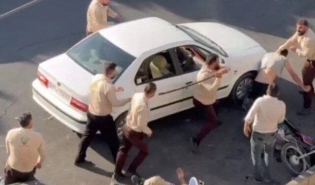 ۲ مدیر شهرداری قزوین به خاطر ماجرای دست‌فروشان برکنار شدند + جزییات