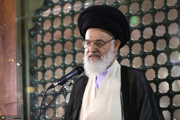 آیت‌الله حسینی بوشهری: نماز جمعه نصر مایه دلداری و قوت قلب مردم شد/ یکی از راهکارهای بیرون آوردن دشمن از اشتباه محاسباتی، «حضور پرشور مردم در صحنه و میدان» است
