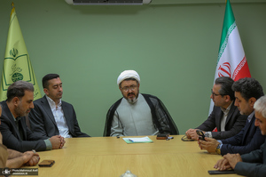 حضور رئیس موسسه تنظیم و نشر آثار امام خمینی (س) در جماران به مناسبت روز خبرنگار