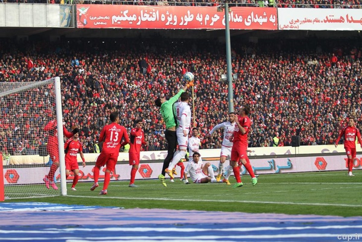 هواداران بازیکنان پرسپولیس را تحریم کردند؛ "بازیکن پولکی نمی‌خواهیم"