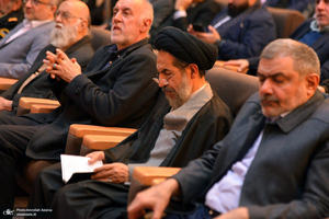 تجدید میثاق استاندار، فرمانداران، مدیران و ائمه جمعه تهران با آرمان های حضرت امام خمینی (س)