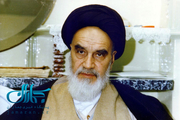 امام خمینی: پیامبر اکرم(ص) با بوسیدن دست کارگر، ارزش آن را به عالمیان اعلام کرده است