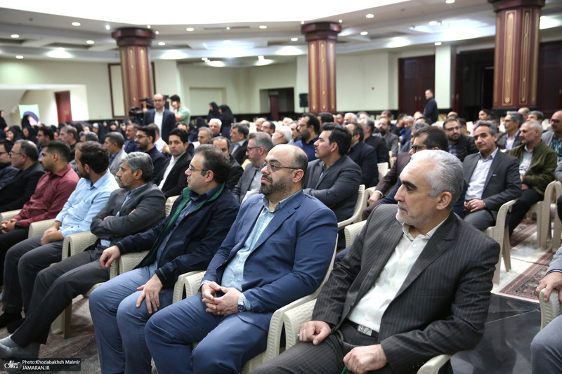 دیدار مدیران و کارکنان نهاد کتابخانه‌های عمومی کشور با سید حسن خمینی