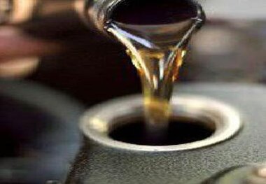 دستگیری افرادی که روغن سوخته به جای روغن موتور می فروختند