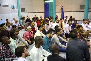 بازدید جمعی از طلاب خارجی جامعه المصطفی (ص) العالمیه از بیت امام خمینی (س) در جماران