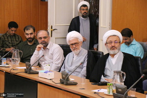 رونمایی از کتاب بررسی «نظریه خطابات قانونی»