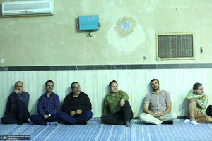 بازدید جمعی از کارکنان بنیاد تعاون وزارت دفاع از بیت امام خمینی در جماران