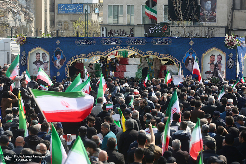 مراسم تشییع پیکرهای مطهر 84 شهید قهرمان ناوشکن دنا -1