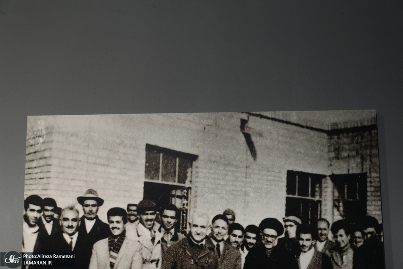 نمایشگاه عکس های کمتر دیده شده از مرحوم آیت الله سید محمود طالقانی