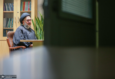 ابطحی: حاج احمد آقا به مرحوم خلخالی گفت اگر دوباره به آقای خامنه‌ای کنایه زدی، دیگر به بیت امام نیا!
