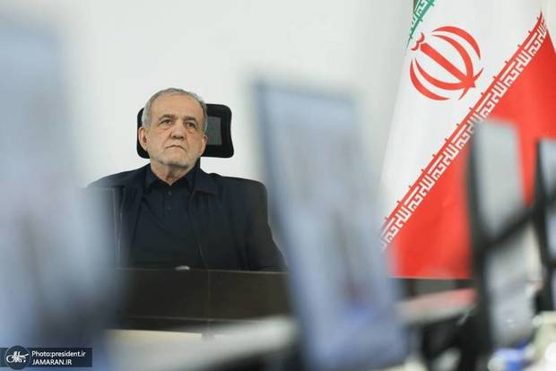 پزشکیان: خدمت‌رسانی با کیفیت، عدالت و بهره‌وری باید در متن اداره کشور قرار گیرد/ می‌خواهیم نظام اداری و اجرایی به گونه‌ای مدیریت شود که امکان رانت و فساد از بین برود/ اگر دست به دست هم دهیم، از همه بحران‌ها با عزت و سربلندی عبور خواهیم کرد