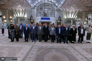 تجدید میثاق وزیر و کارکنان وزارت نیرو با آرمان های حضرت امام خمینی(س)