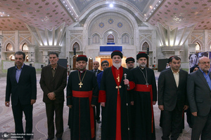 ادای احترام رهبر جهانی آشوریان به حضرت امام خمینی (س)