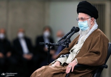 رهبر معظم انقلاب: مبارزه‌ی با فساد پیگیری می‌خواهد/ بیست سال پیش یک نوشته‌ی مشروحی در باب مبارزه‌ی با فساد دادم؛ اگر دولت‌های محترم و مسئولین محترم دنبال میکردند ما امروز وضع بهتری داشتیم بلاشک
