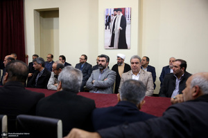 دیدار ئیس بنیاد شهید و جمعی از معانین با سید حسن خمینی