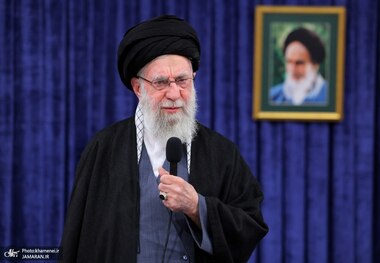 رهبر انقلاب اسلامی در پیام تلویزیونی خطاب به ملت ایران: روز ۲۲ بهمن دشمن را مأیوس کنید