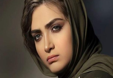 الناز ملک کارگردانی می‌کند
