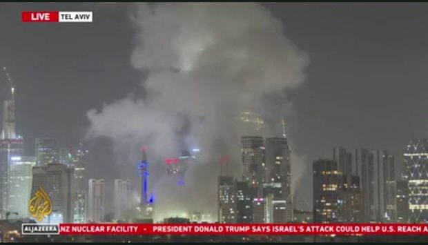 حمله ایران به رژیم صهیونیستی آغاز شد/ موشک های ایرانی به تل آویو اصابت کردند + عکس و فیلم