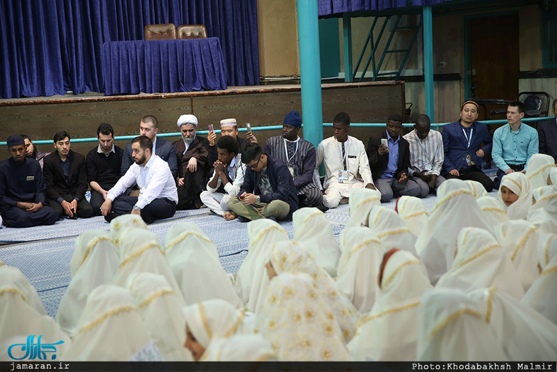 بازدیدی جمعی از شرکت کنندگان خارجی در سی و پنجمین دوره مسابقات بین المللی قرآن کریم ازبیت امام خمینی 